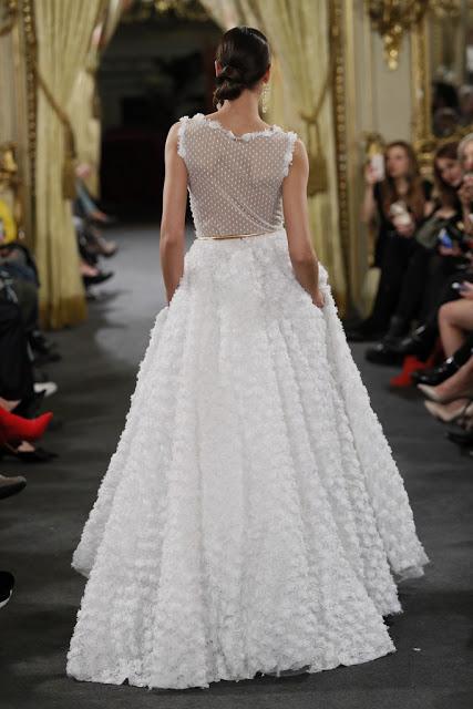 El glamour del Orient Express se pasea por Atelier Couture de la mano del diseñador Emilio Salinas El glamour del Orient Express se pasea por Atelier Couture de la mano del diseñador Emilio Salinas