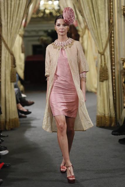 El glamour del Orient Express se pasea por Atelier Couture de la mano del diseñador Emilio Salinas El glamour del Orient Express se pasea por Atelier Couture de la mano del diseñador Emilio Salinas
