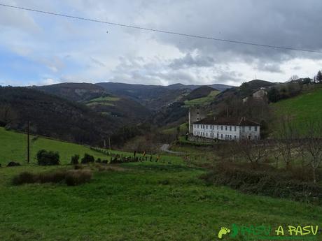 Edificio de trabajadores del Embalse de Doiras