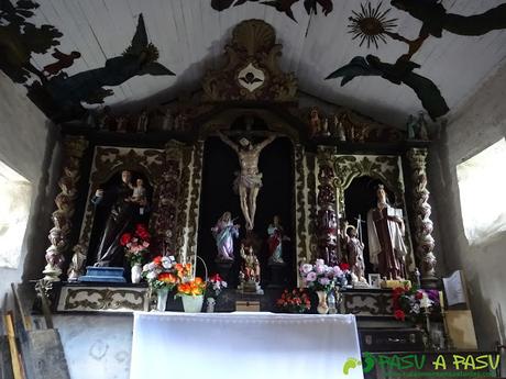 Interior de la Ermita de San Juan en Silvón