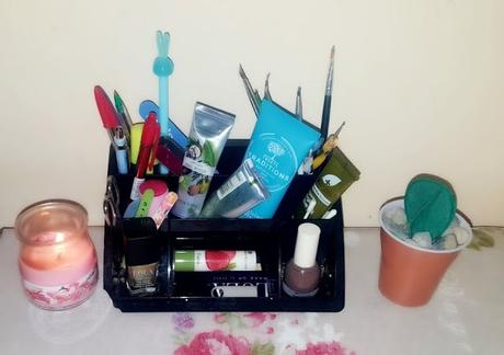 ¿Qué tengo en mi escritorio? (cosmética y organización) 02 organizador