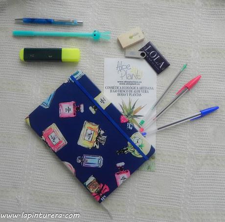¿Qué tengo en mi escritorio? (cosmética y organización) 04 papelería y usb