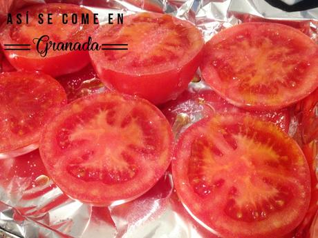 Rape con jugo de tomate asado y caviar de pimiento Rape con jugo de tomate asado y caviar de pimiento
