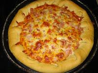 PIZZA CON MASA RELLENA PIZZA CON MASA RELLENA