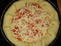 PIZZA CON MASA RELLENA PIZZA CON MASA RELLENA