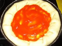 PIZZA CON MASA RELLENA PIZZA CON MASA RELLENA