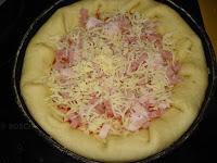 PIZZA CON MASA RELLENA PIZZA CON MASA RELLENA
