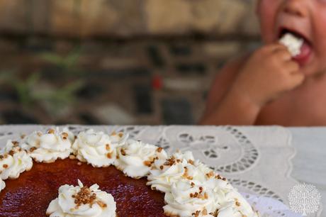 Tarta de tocino de cielo, nata y chocolate