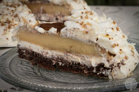 Tarta de tocino de cielo, nata y chocolate, simplemente espectacular