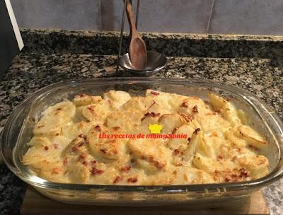 PATATAS AL HORNO CON CEBOLLA, JAMÓN SERRANO Y QUESO