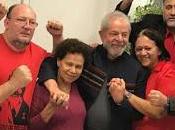 Seguidores piden Lula entregarse resistir atrincherado Sindicato Metalúrgico video]