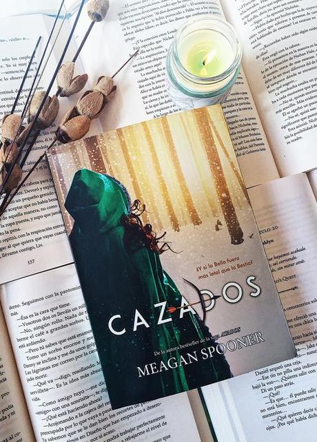 Reseña: CAZADOS - Meagan Spooner Reseña: CAZADOS - Meagan Spooner