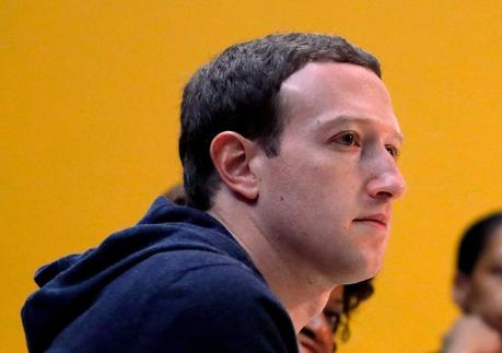 Zuckerberg se reúne con los legisladores antes de la audiencia