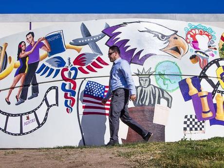 Este docente de Arizona duplicó su salario obteniendo un trabajo docente en California Después de seis años en el Distrito de Escuelas Secundarias de Yuma Union