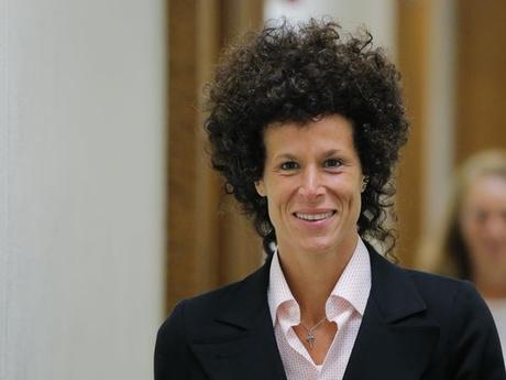 Andrea Constand, acusadora de Bill Cosby, en el juzgado