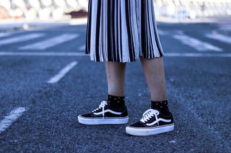 BOMBER & STRIPED SKIRT