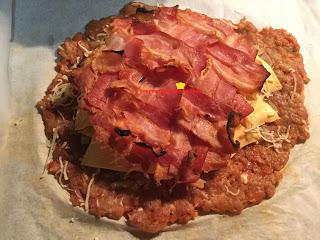 HAMBURGUESA GIGANTE RELLENA DE QUESO Y BACON