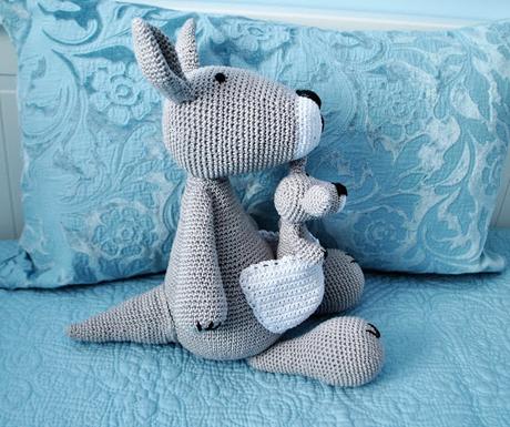 CANGURO CON BEBE EN GANCHILLO