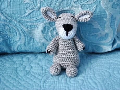 CANGURO CON BEBE EN GANCHILLO