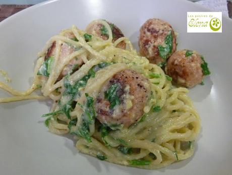 Carbonara de salchichas de Jamie Oliver