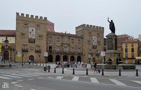 VIAJES EN TERCERA PERSONA. GIJÓN