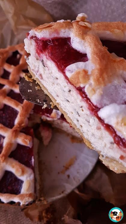 Tarta de queso con salsa de frambuesas Tarta de queso con salsa de frambuesas