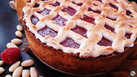 Tarta de queso con salsa de frambuesas Tarta de queso con salsa de frambuesas