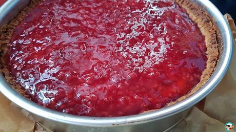 Tarta de queso con salsa de frambuesas Tarta de queso con salsa de frambuesas