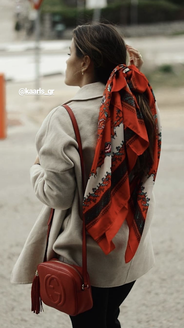 SPRING TRENDS; COMO LLEVAR LOS PAÑUELOS.-