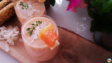 Smoothie de coco, plátano y papaya