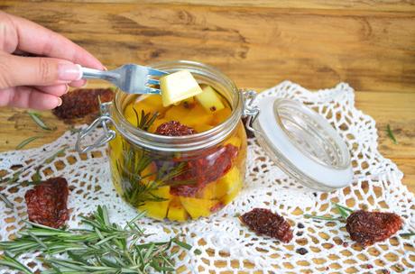 QUESO MARINADO EN ACEITE DE OLIVA queso en aceite, queso marinado, queso marinado en aceite, queso marinado en aceite de oliva, queso marinado picante, queso marinado receta, receta de queso en aceite, las delicias de mayte,
