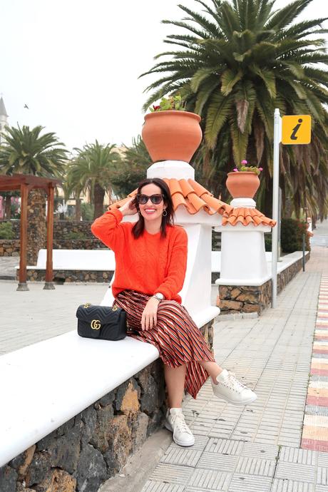 orange-look-falda-midi-adidas