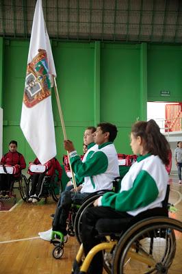 ABANDERAN A DELEGACIÓN MEXIQUENSE DE DEPORTISTAS SOBRE SILLA DE RUEDAS