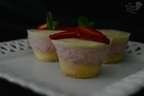 Receta casera de tarta mousse de fresas y panna cota de vainilla 03