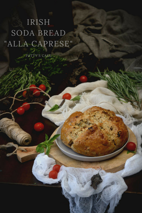 Pan de soda irlandés con un toque caprese Pan de soda irlandés con un toque caprese