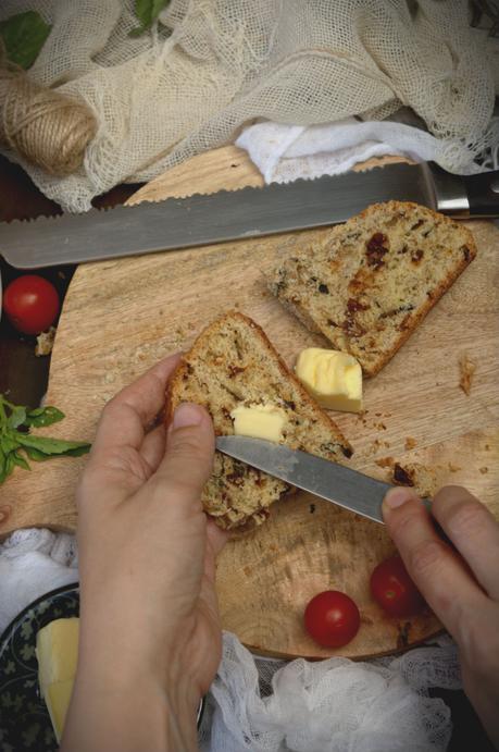 Pan de soda irlandés con un toque caprese Pan de soda irlandés con un toque caprese