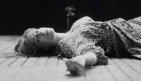 Florence + The Machine vuelve con el tema ‘Sky Full of Song’ Nuevo single de Florence And The Macine