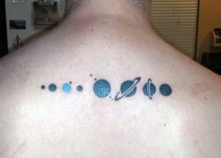 30 super tatuajes del espacio - El sistema solar en Tinta