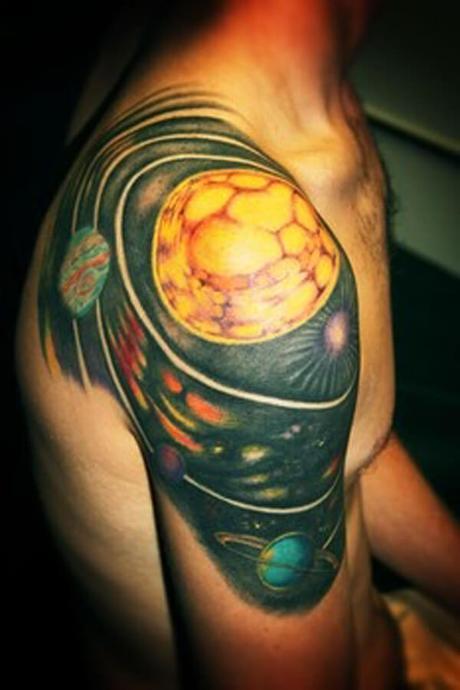 30 super tatuajes del espacio - El sistema solar en Tinta