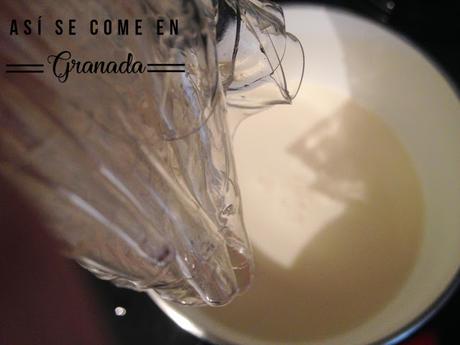 Mouse de pavo con crema de guisantes y encaje Mouse de pavo con crema de guisantes y encaje