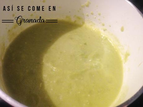 Mouse de pavo con crema de guisantes y encaje Mouse de pavo con crema de guisantes y encaje