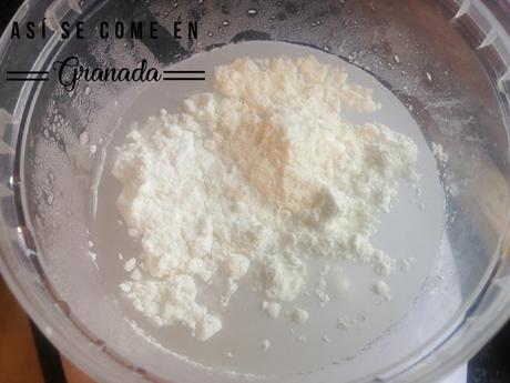 Mouse de pavo con crema de guisantes y encaje Mouse de pavo con crema de guisantes y encaje