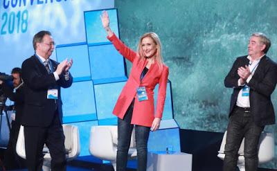 El vuelo de Cifuentes con su “mastergate” y su estrepitosa caída.