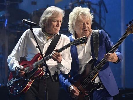Justin Hayward, izquierda, y John Lodge of the Moody Blues.