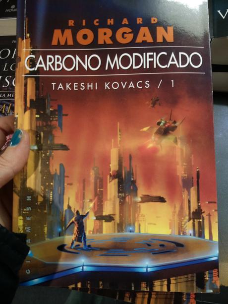 “Carbono modificado”: la novela detectivesca que Richard Morgan impregna de ficción futurista