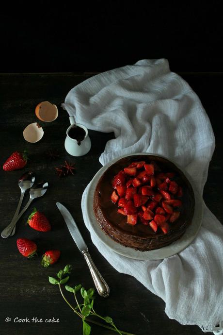 chocolate-and-strawberry-cheesecake, cheesecake-de-chocolate-y-fresas, fresas-maceradas-en-vino