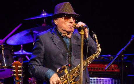 EL ENCANTO DEL BESO EN EL R&R  Acaba de ‘celebrarse’ el Día Internacional del Beso (13-IV). Sí, hay día dedicado a todo lo que uno pueda imaginarse. El beso, en todo caso, tiene infinitas modalidades, representaciones y significados, y por ello ha ...