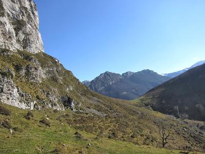 P.SALON Y SEDOS DEL TOYU Y LA PEÑA DESDE CASIELLES