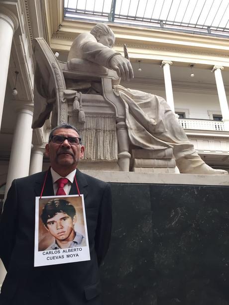 LA MEMORIA, LA MEMORIA, LA MEMORIA, que se venga también LA JUSTICIA, LA JUSTICIA. LA JUSTICIA. LA MEMORIA, LA MEMORIA, LA MEMORIA, que se venga también LA JUSTICIA, LA JUSTICIA. LA JUSTICIA.
