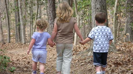 No llenes su cuarto de juguetes, llena su memoria de recuerdos